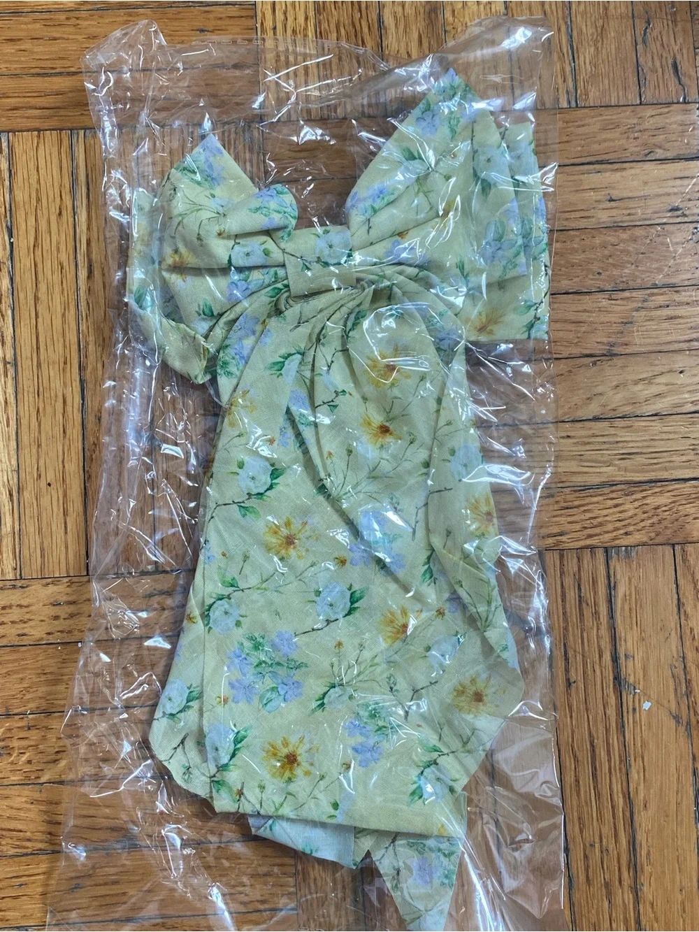 Never-Worn Yellow Floral Print Hair Bow from House of Aama